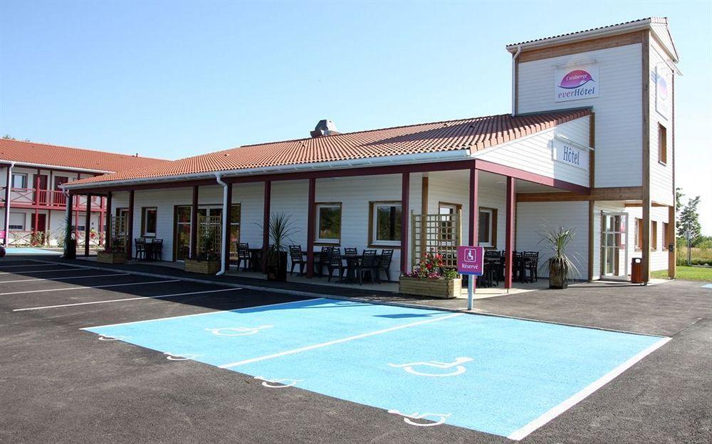 L'Auberge Everhotel de Tarbes-Ibos Exterior foto
