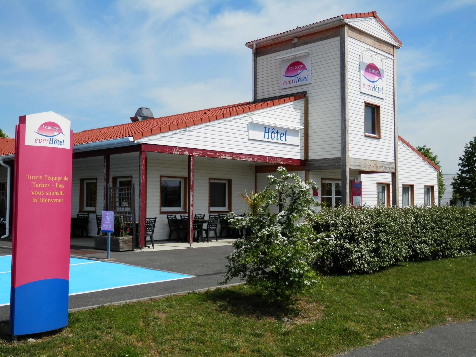 L'Auberge Everhotel de Tarbes-Ibos Exterior foto